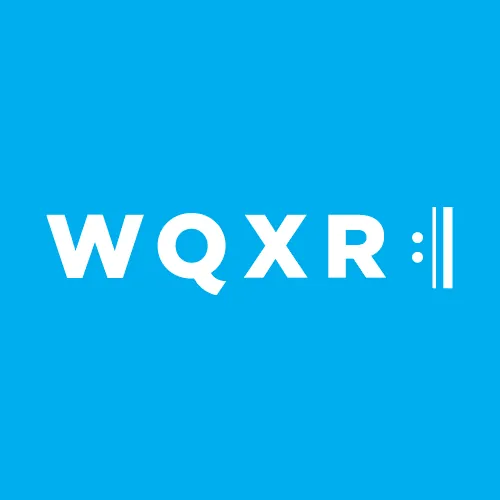 WQXR 105.9 FM logo