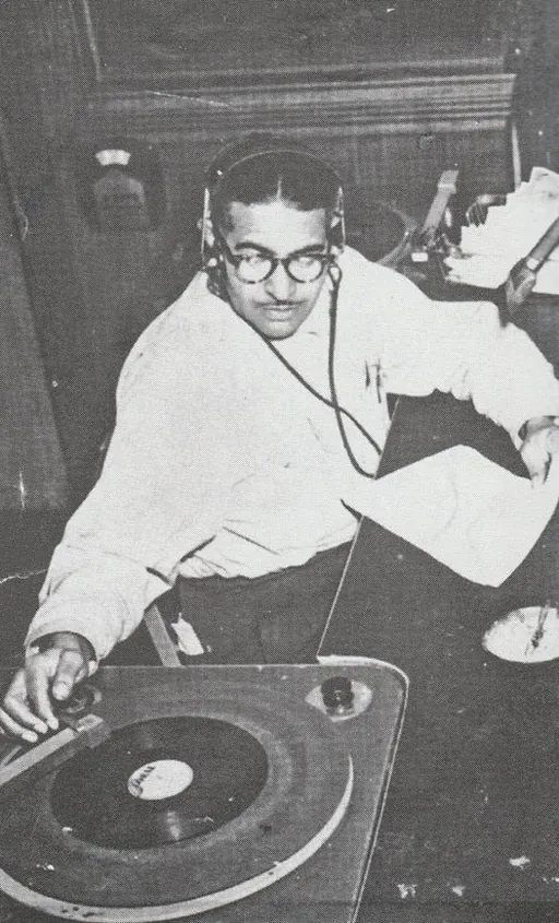 Smoky Mountain Radio logo